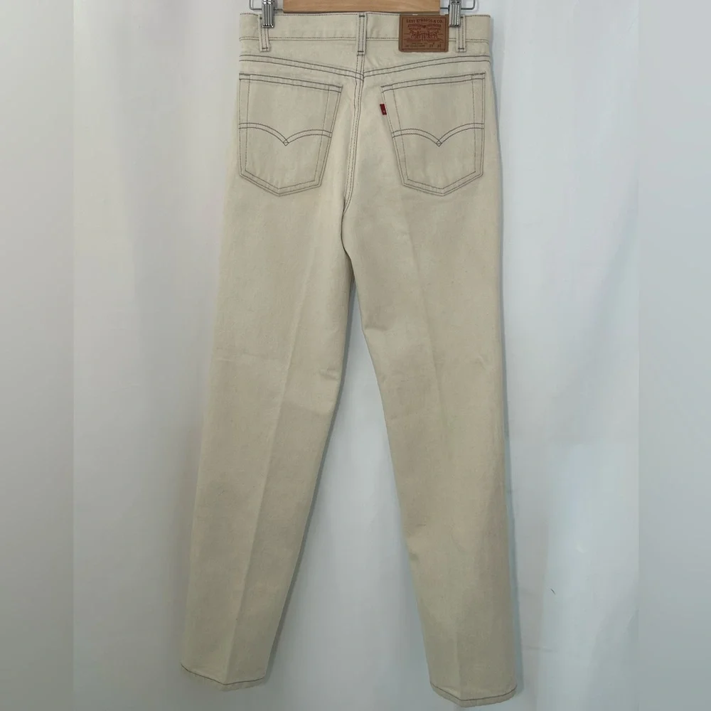 RARE! VTG LEVI’S Straight-Leg Student fit JEANS